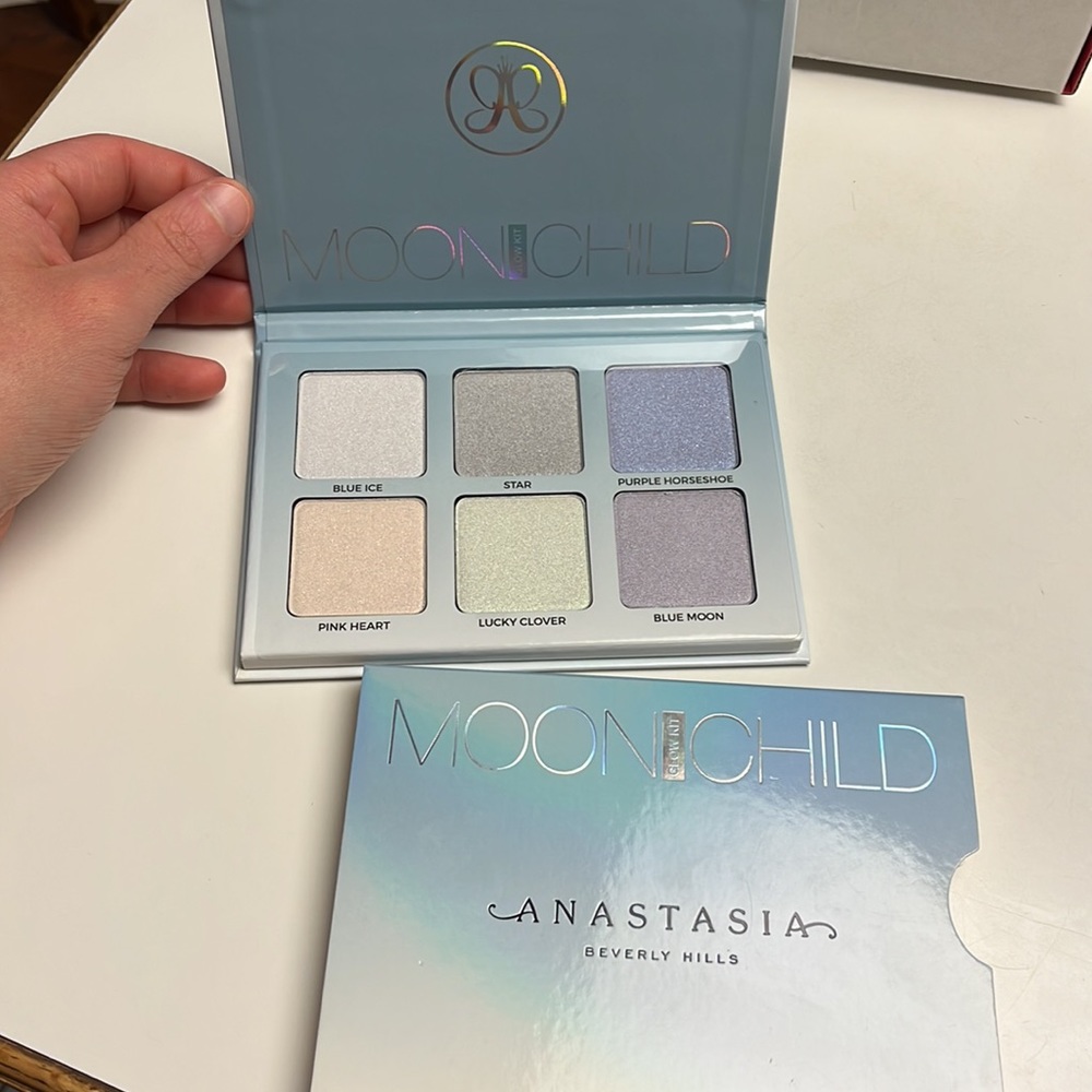 Anastasia Beverly Hills Moon Child Glow Kit